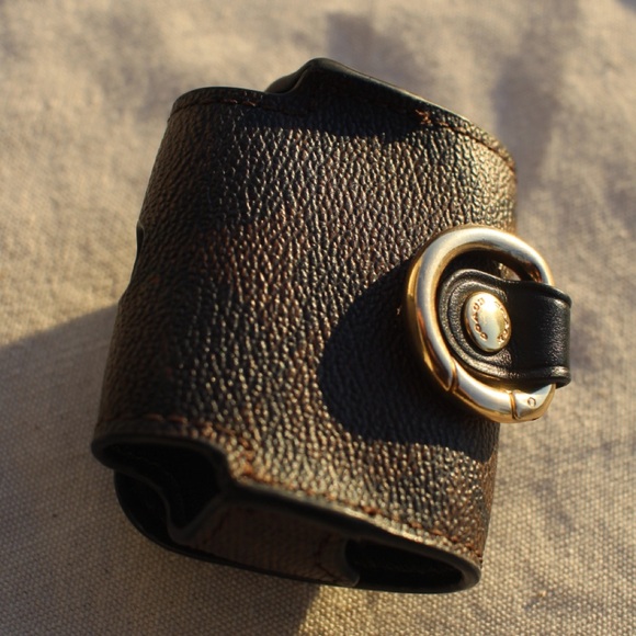 Coach AirPods Pro Case Leather Logo Holder Keychain Clip - Picture 4 of 6